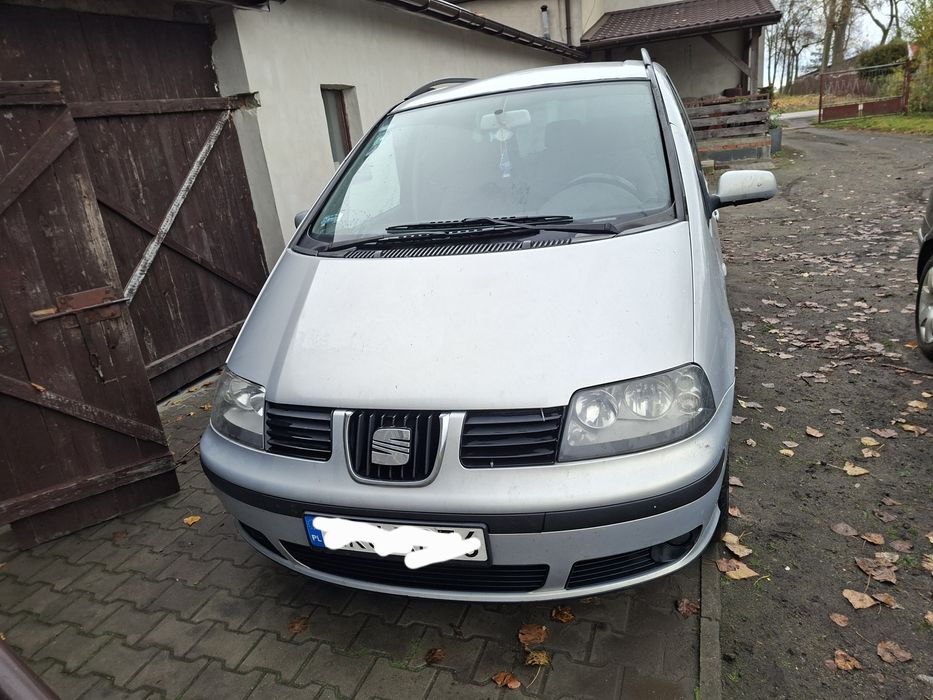 Seat alhambra w całości