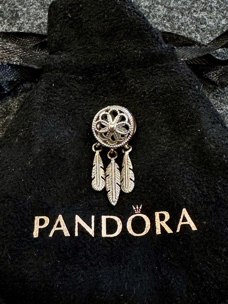 Pandora шарми