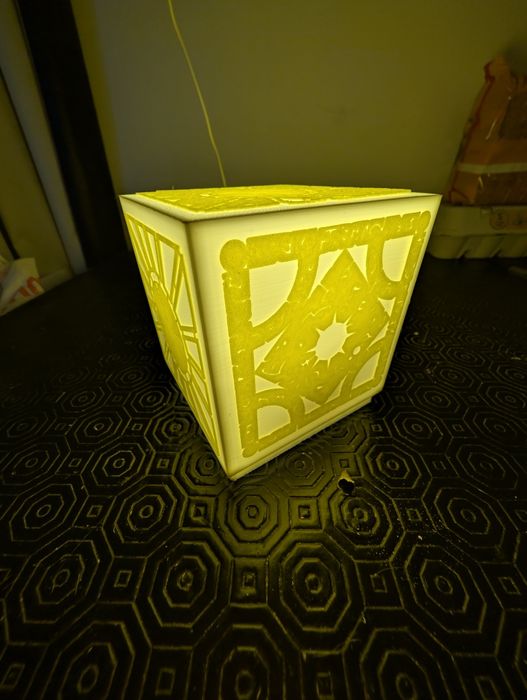 Luminária box Pinhead