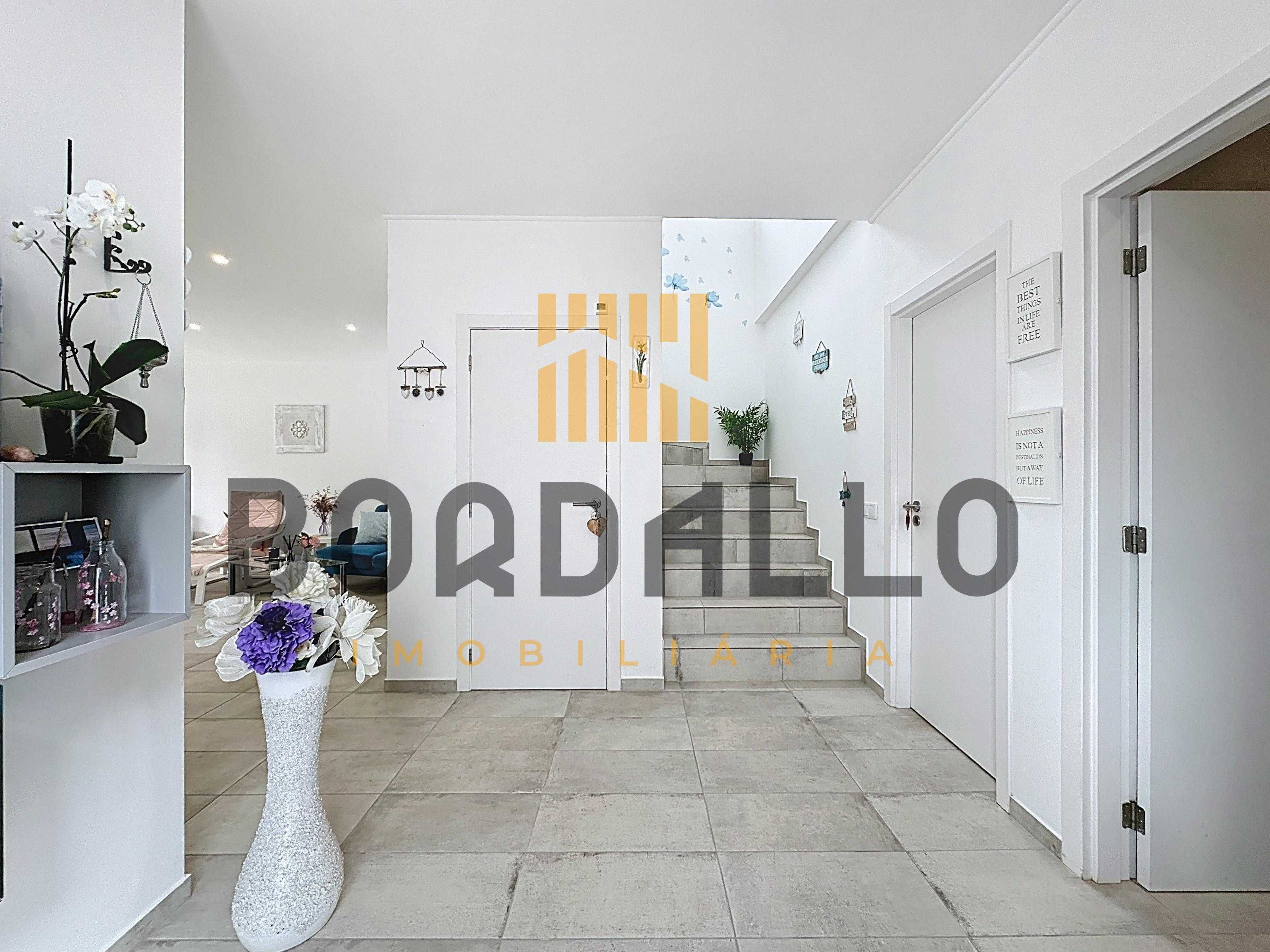 Moradia T4 - com piscina