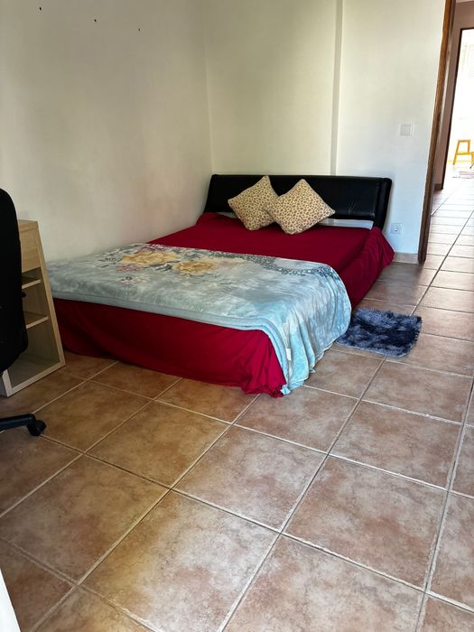 Quarto para arrendar