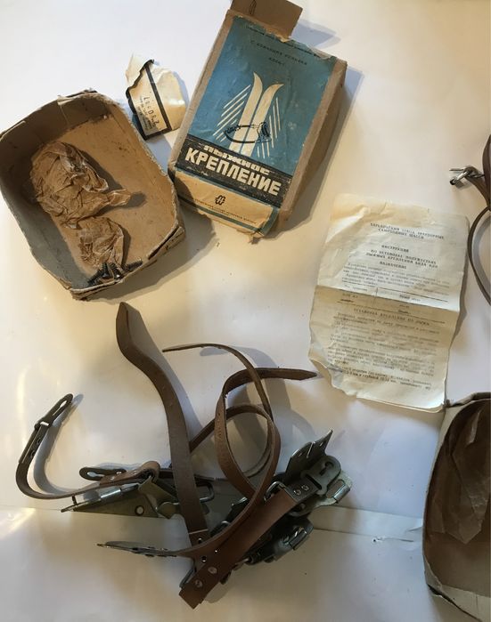 Крепление для основания лыжного снаряжения