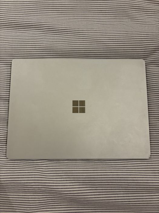 Microsoft Surface Laptop (1ª geração) – i5-7200U / 4GB / 128GB