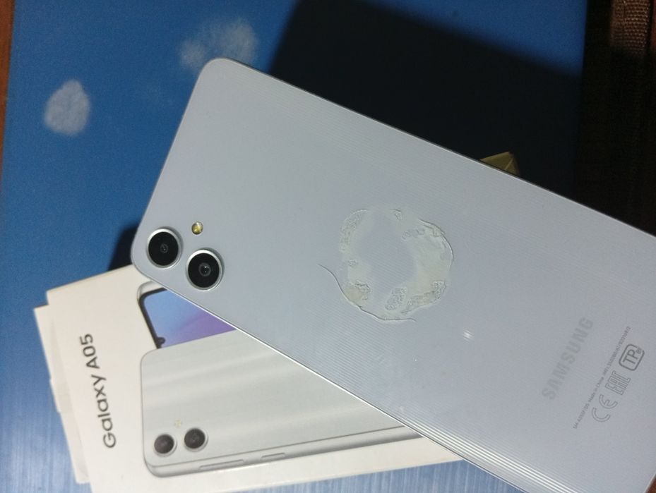 Продам Самсунг А05