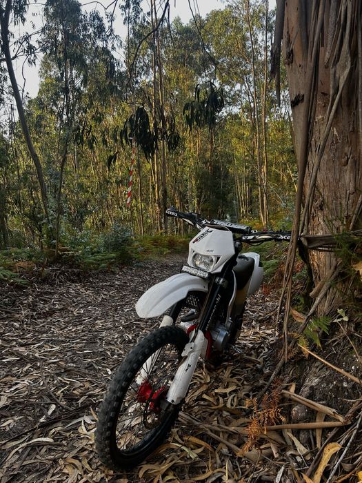 Ajp pr3 125cc matriculada