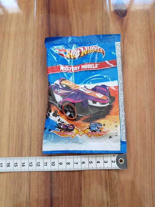 Autko Hot Wheels Mystery Models 2012 Mattel saszetka zabawka