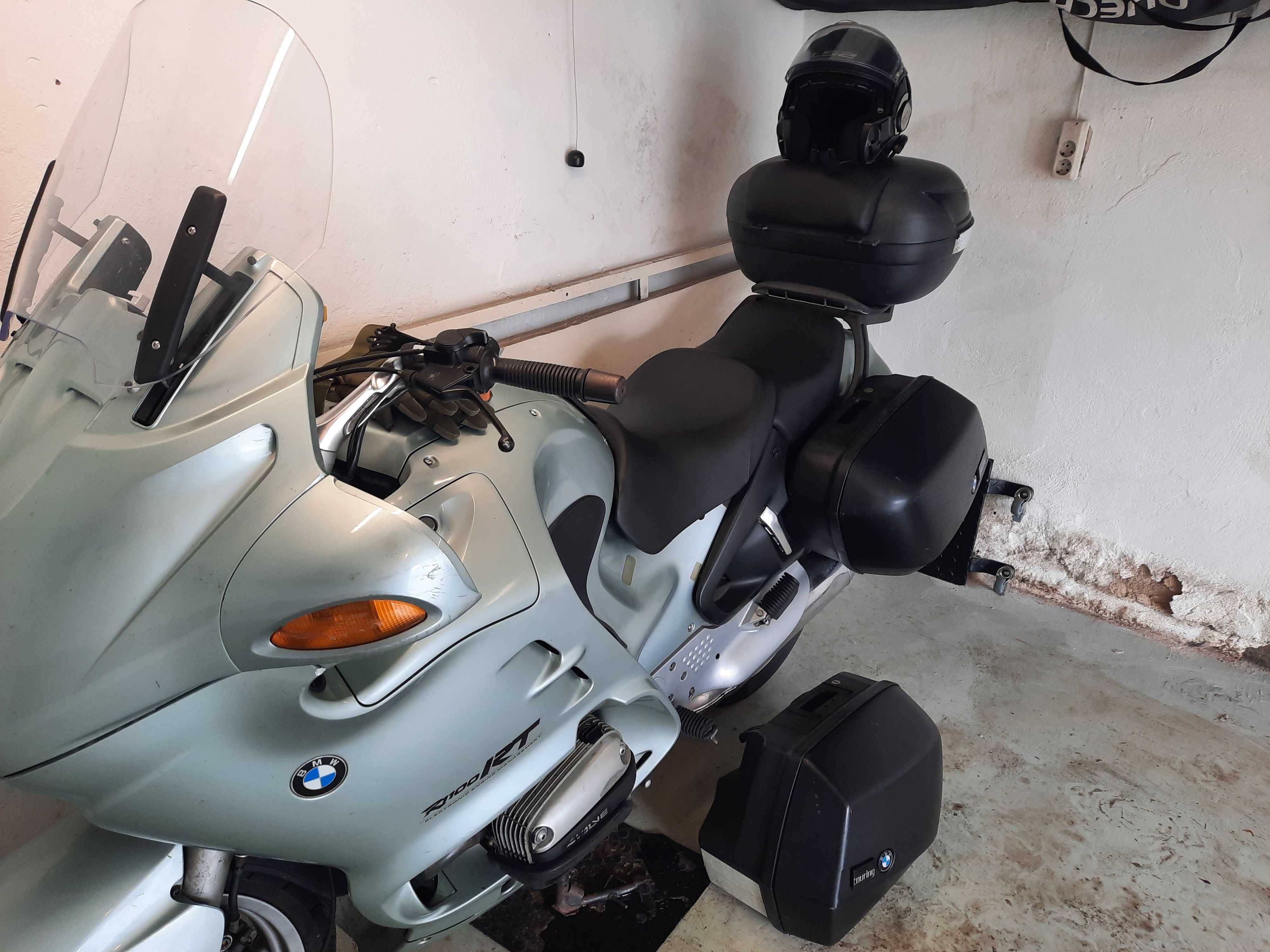 ...BMW R1100RT...