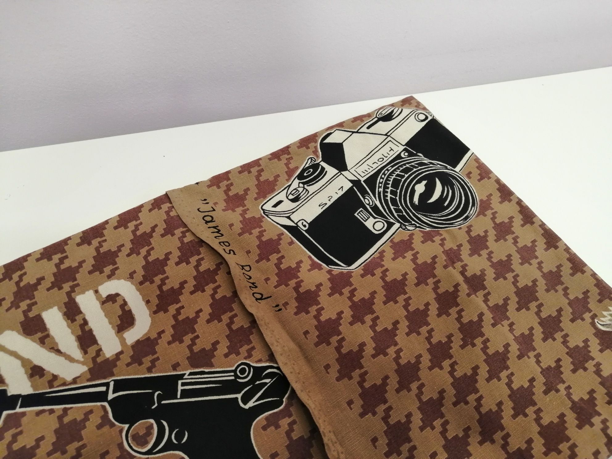 Grafika dla kolekcjonerów ! James Bond ! PRL poszewka