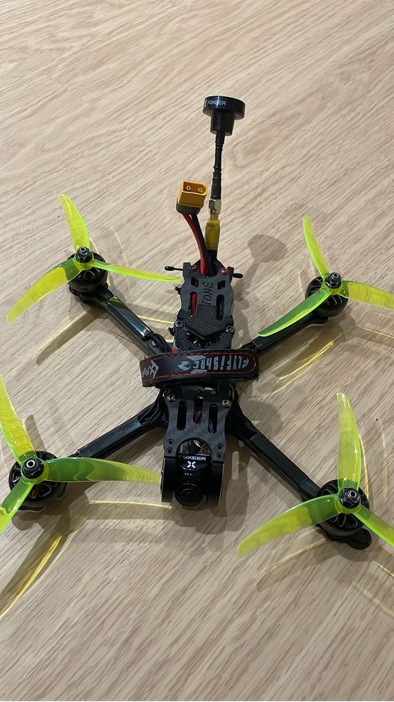 Dron 5cali elrs 4s