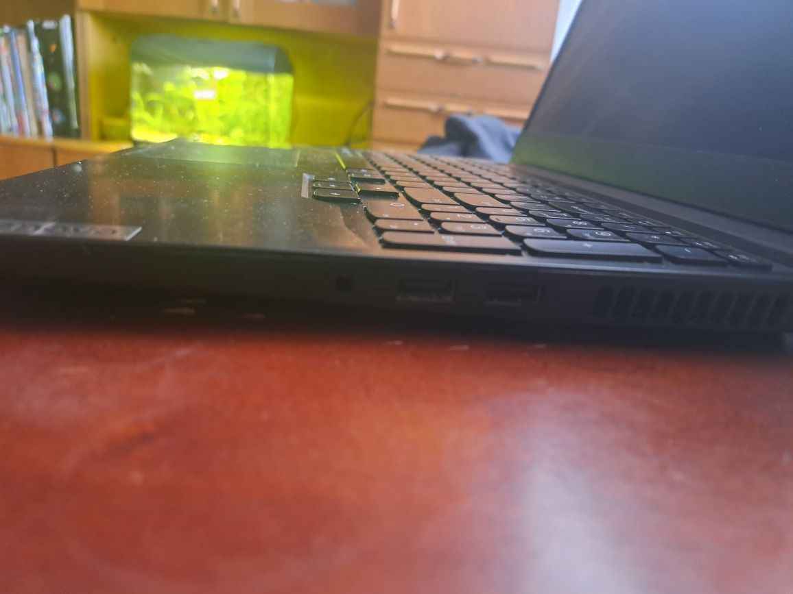 Laptop Lenovo idepad 3