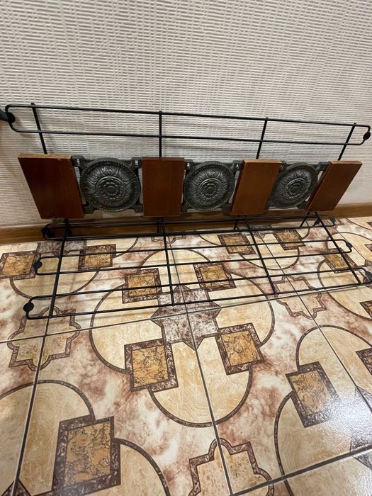 Вешалка  для одежды из дерева