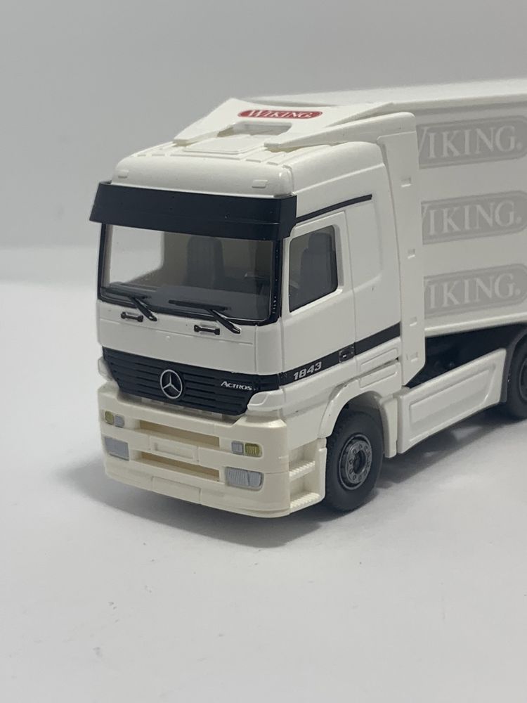 Mercedes Actros da Wiking escala 1/87