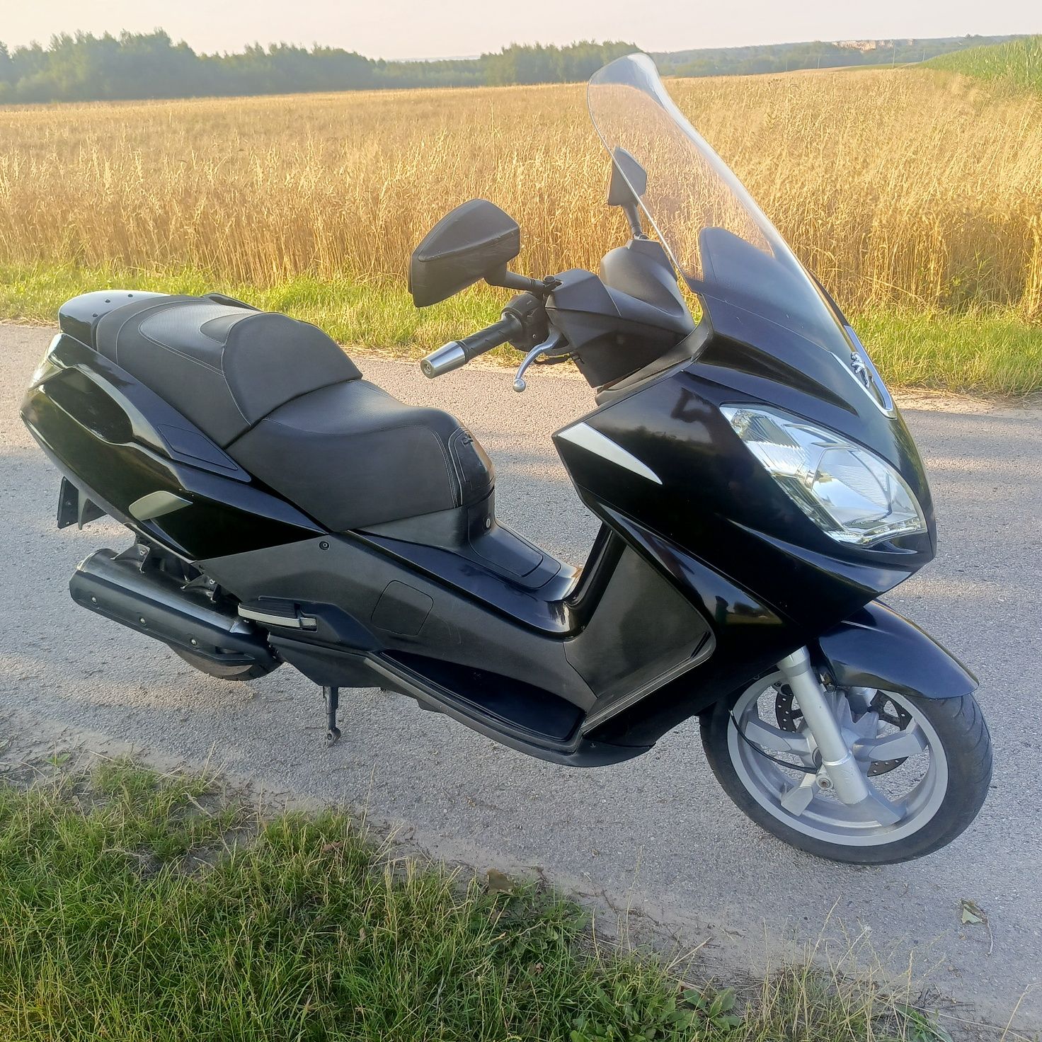 Peugeot satelis 125 lift nowe opony