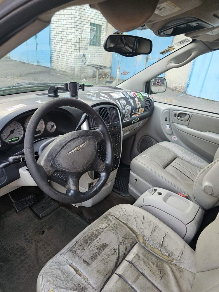 Chrysler Voyager 2005 3.8 Avtomat