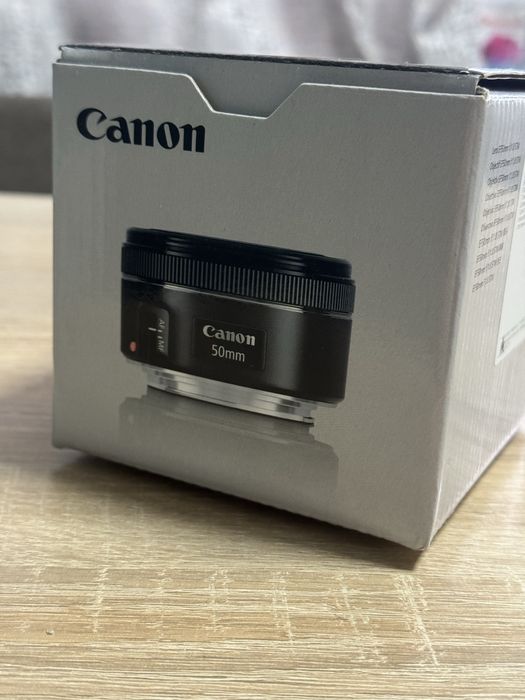Canon EF 50 mm f/1.8 STM