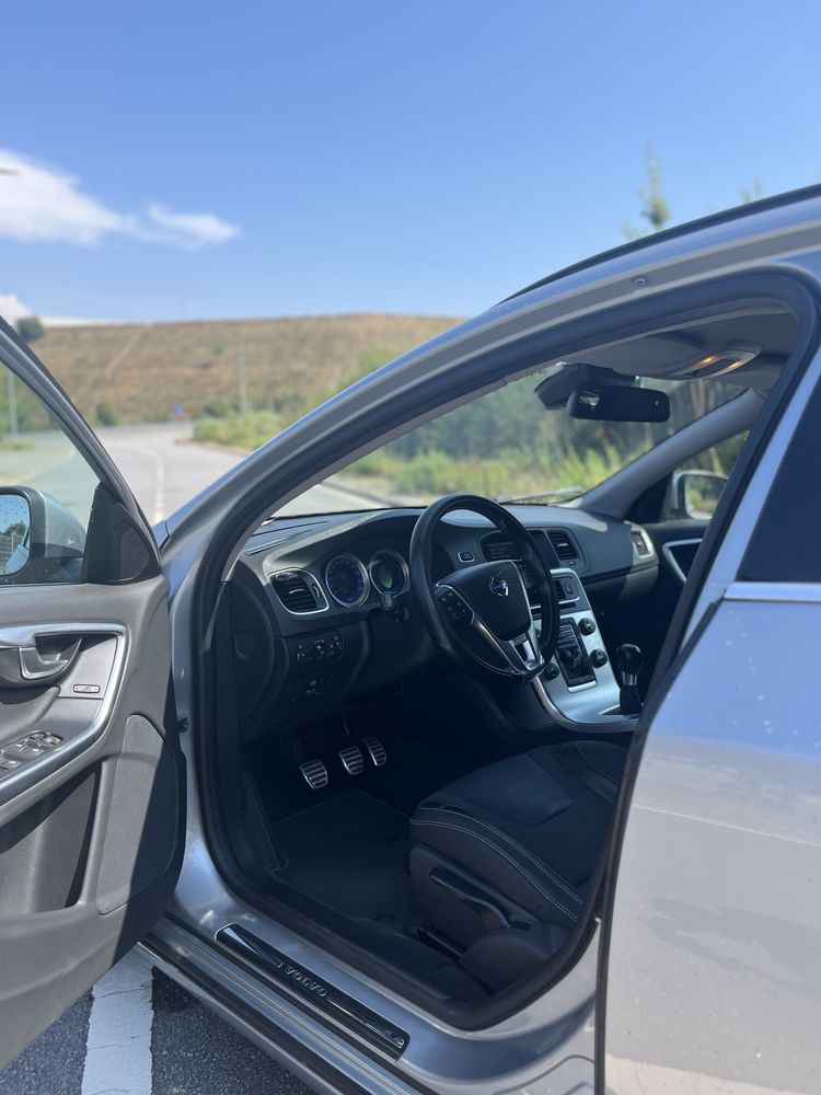 Volvo V60 D3 R-Design