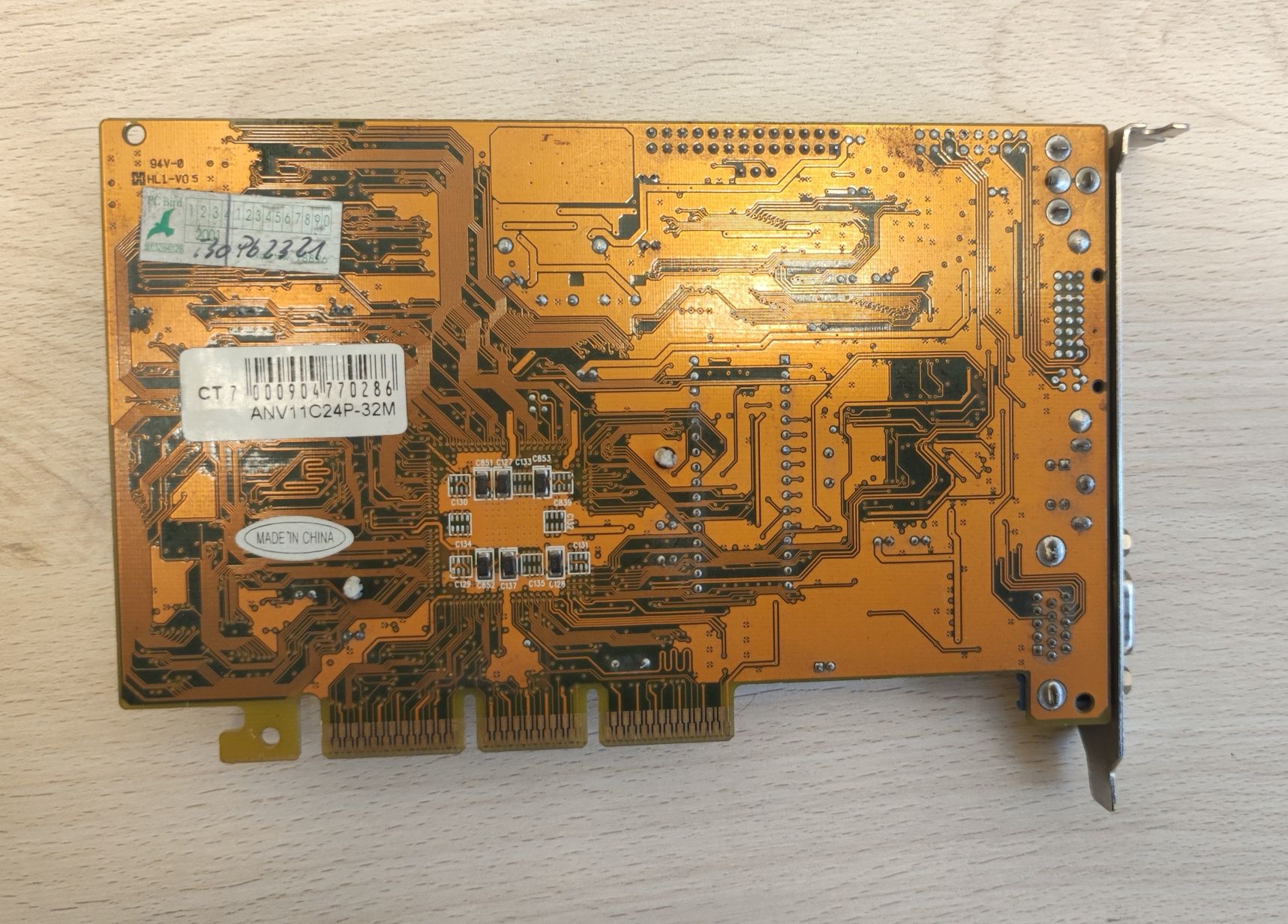 Karta graficzna GeForce ANV11C24P-32MB na złączu AGP