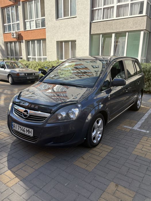 Продам Opel Zafira B