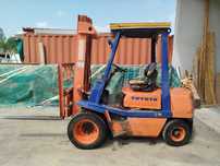 Empilhador gasoleo 2.5T toyota