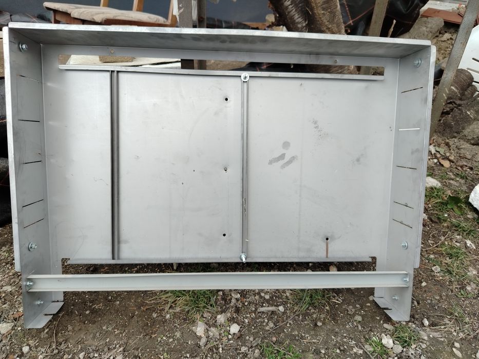 Skrzynka  szafka pod  rozdzielacz 10 sekcji