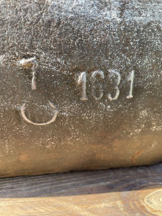 Stara żeliwna brytfanna