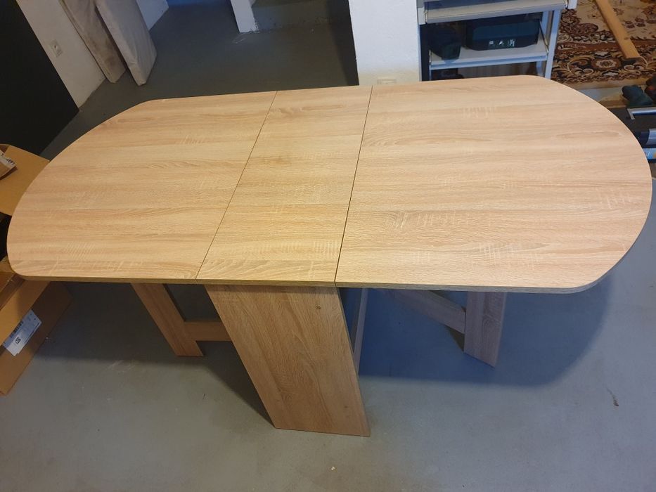 Stół rozkładany, uniwersalny.