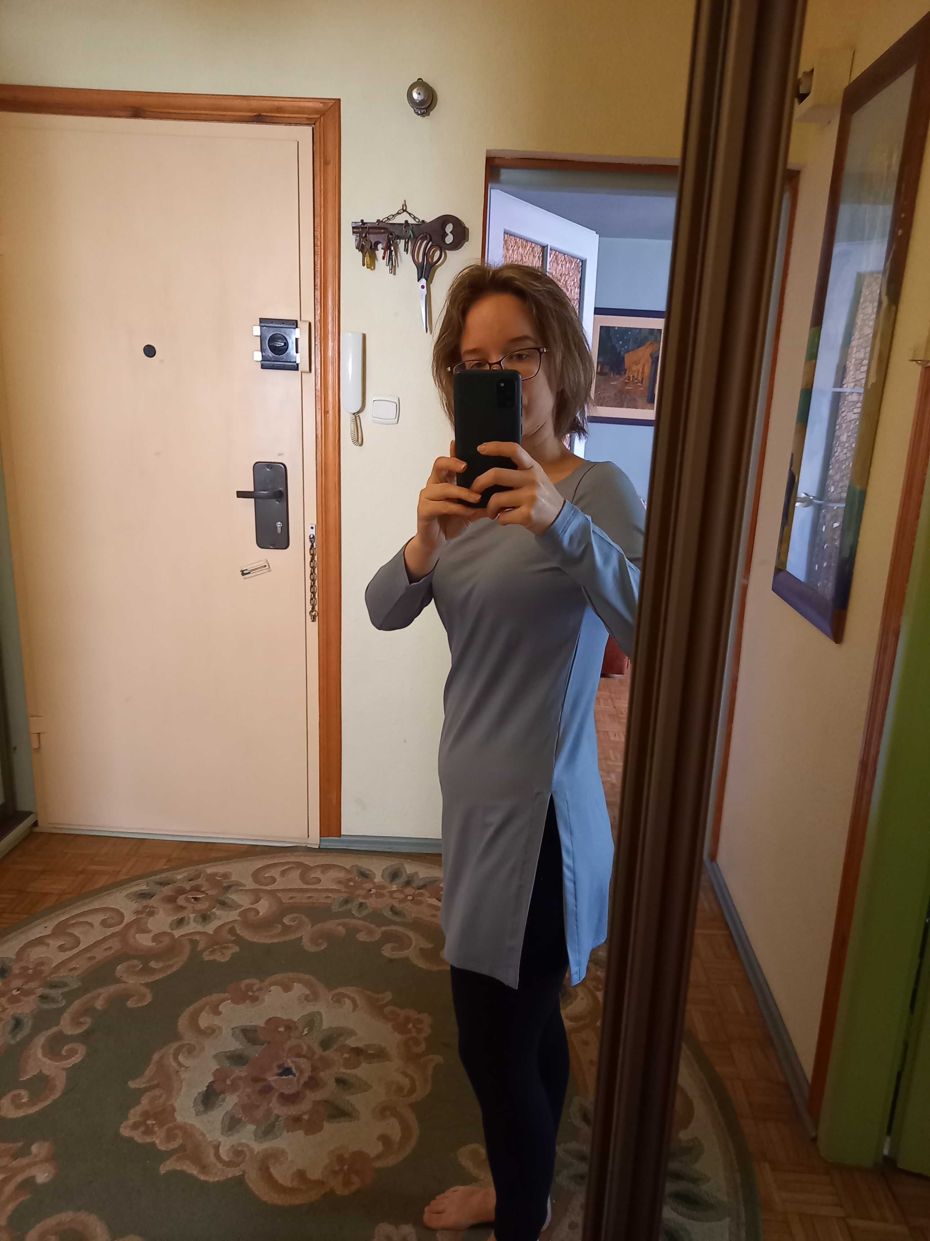 Długa bluzka błękitna - Ryba - rozmiar S - nieużywana, z metką