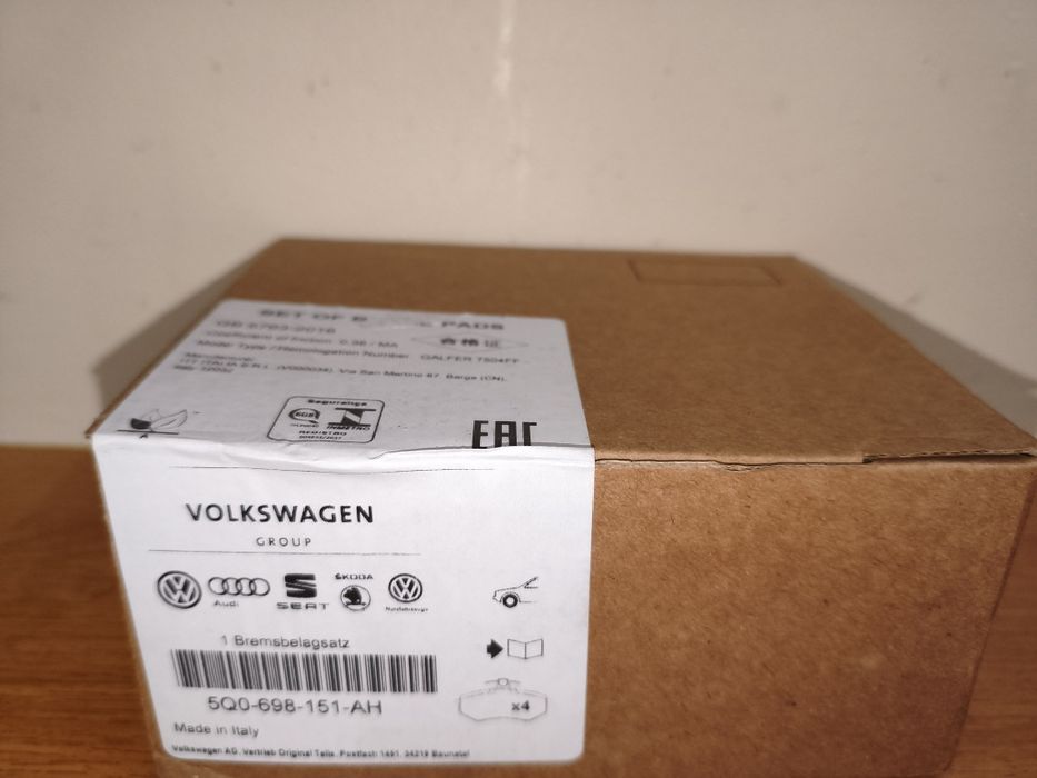 Klocki hamulcowe 5Q0.698.151.AH przód VW OE Oryginał