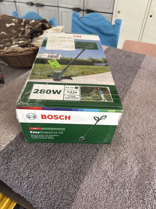 Aparador bosch easy grass cut 23