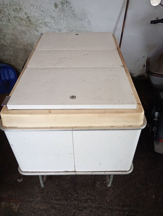 Продам морозильну камеру.