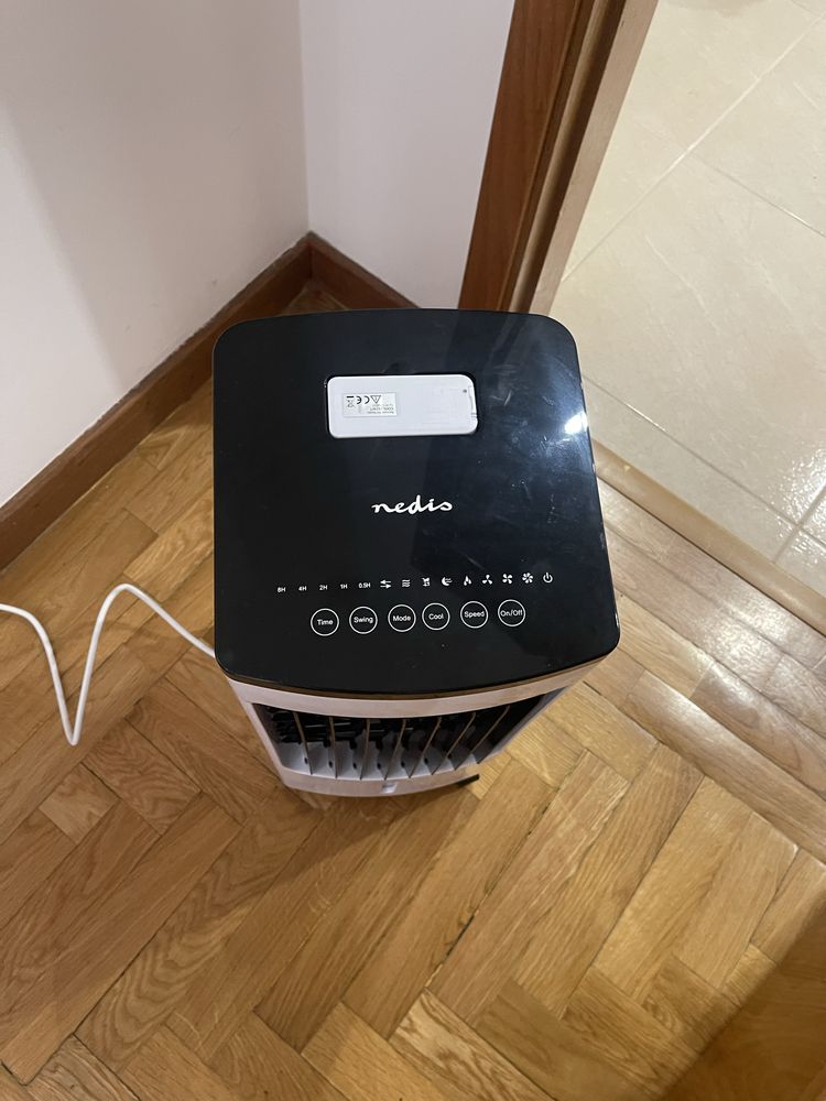 Climatizador com deposito de agua e gelo de  4 litros
