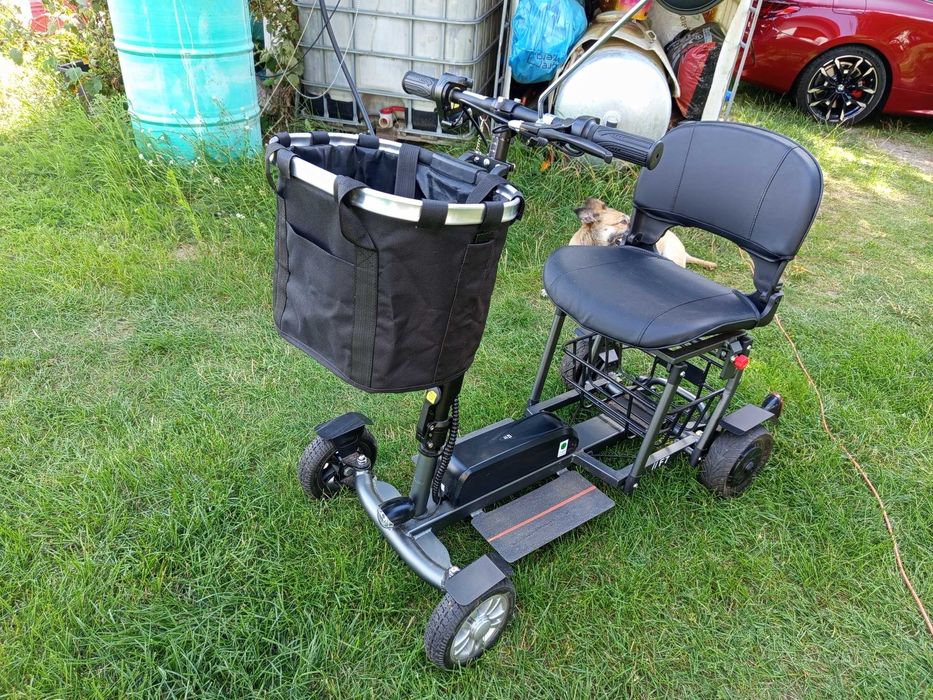 Nowa składana czterokołowa hulajnoga elektryczna Freejoyer F7