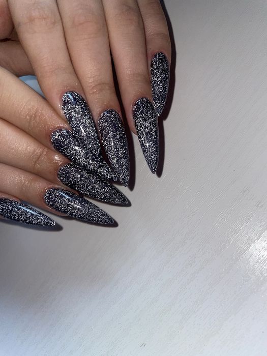 Манікюр ,нарощення