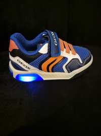 Nowe buty świecące chłopięce sneakersy chłopięce geox 24