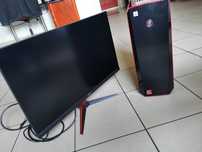 Komputer z monitorem