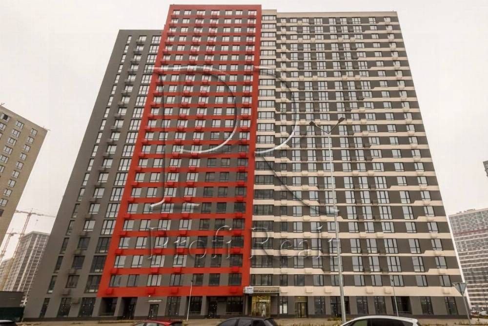 Продаж 2 кімн, з поліпшеним плануванням. Варшавський 3.