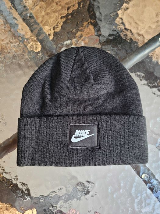 Czarna czapka zimowa Nike