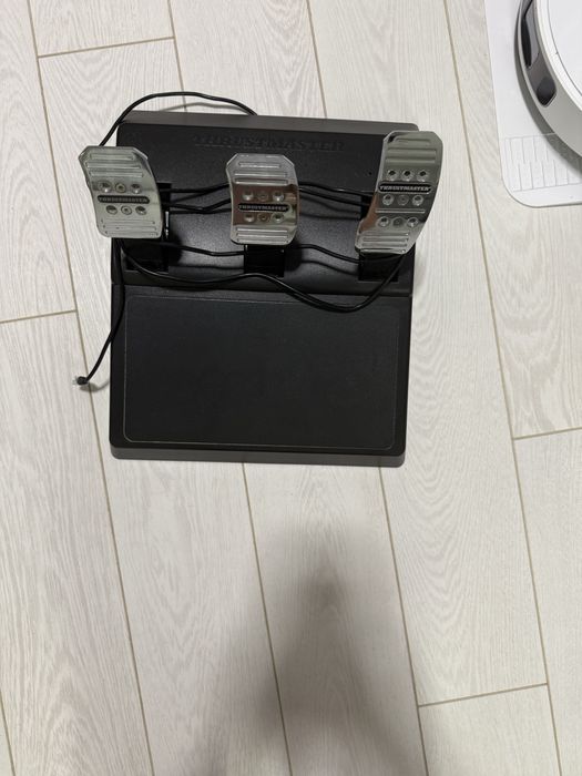 Trustmaster T300 для ПК/PS4/PS5 також Педалі й КПП