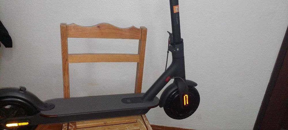 Scooter/Trotinete Xiaomi M365 Pro 300W com 25km de autonomia e 37 kM