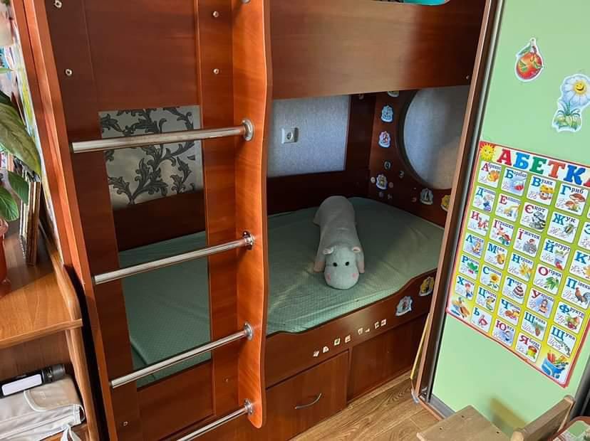 Двухъярусная кровать