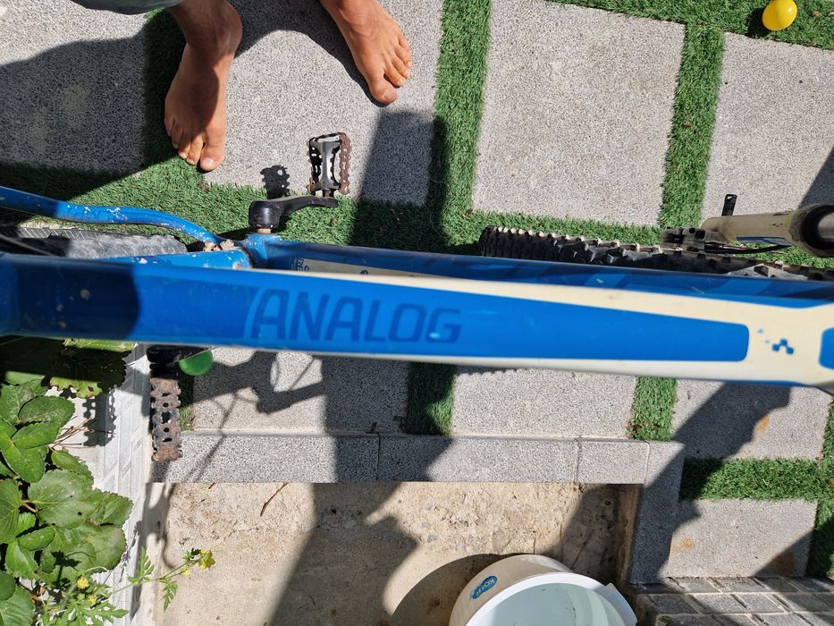 Bicicleta Cube Analog