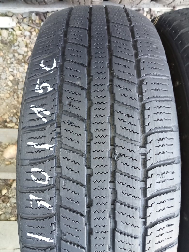 2x Opony Używane Całoroczne 215/70R15C Imperial