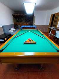 Mesa de Snooker - Bilhar. Boa Qualidade em Excelente Estado