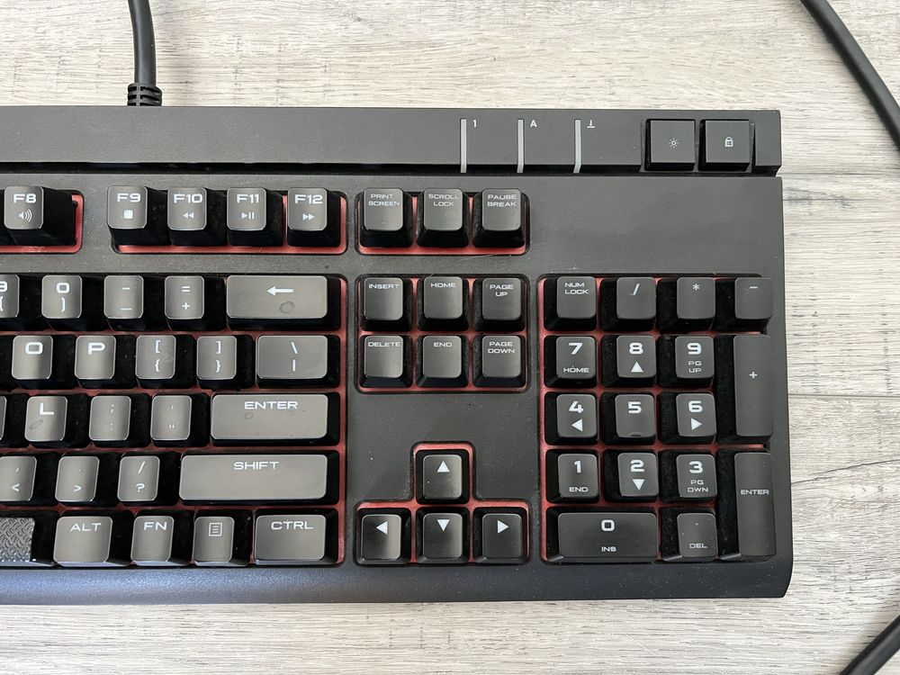 Klawiatura Mechaniczna Gamingowa Corsair STRAFE Cherry MX Red WYSYŁKA