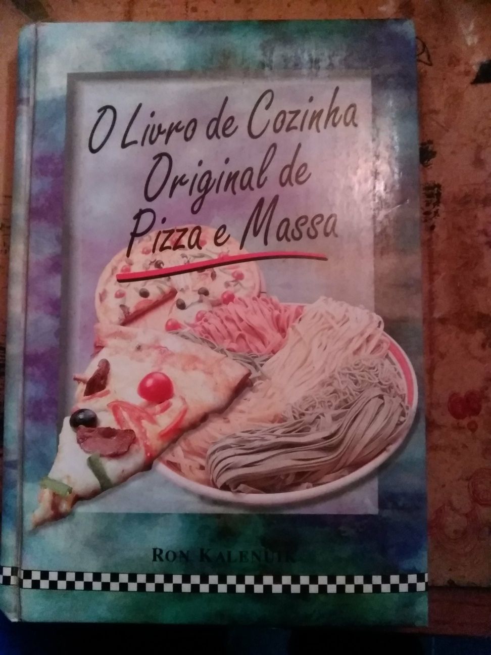 Vendo livro de receitas sobre Pizza e Massa