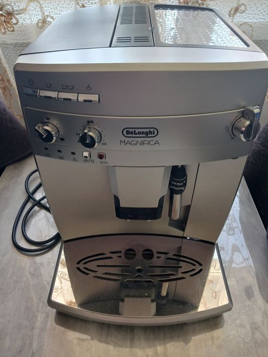 Кавоварка DeLonghi ESAM 3200 Magnifica