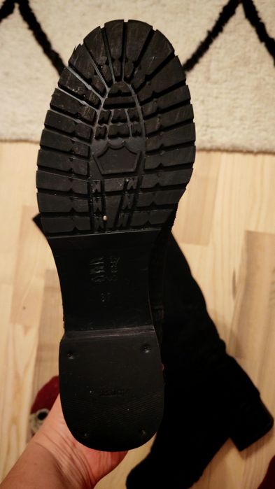 Продам женские зимние сапоги