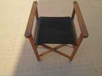 ,mesa pequena, cadeirao,garrafeira