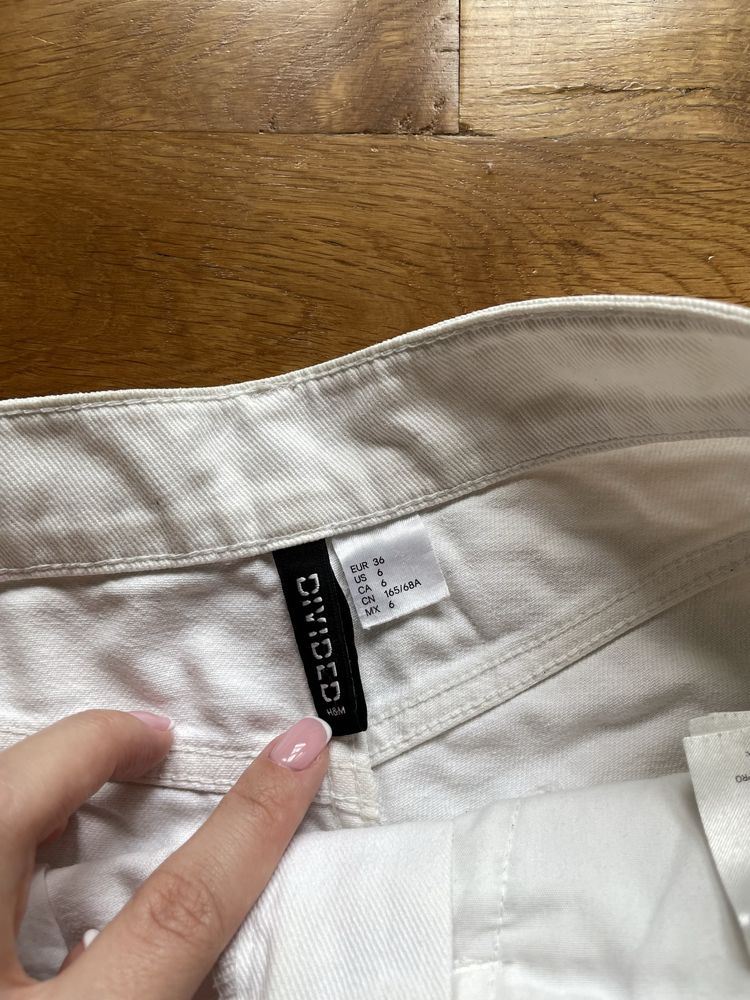 Biale spodenki damskie z wysokim stanem H&M