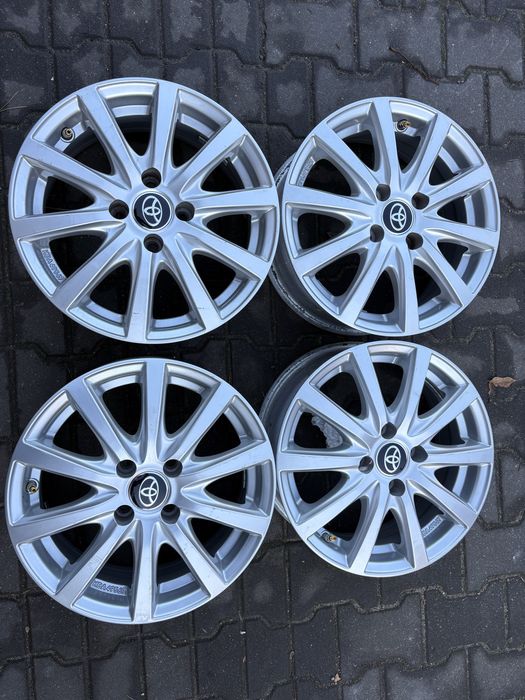 Felgi aluminiowe 15 cai 4x100 Et 38 Toyota Yaris Czujniki  TPMS